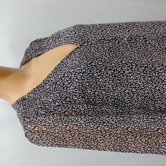 Sam & Jess Women's V-Neck Button-Front Smocked-Shoulder Top - Picture 7 of 11